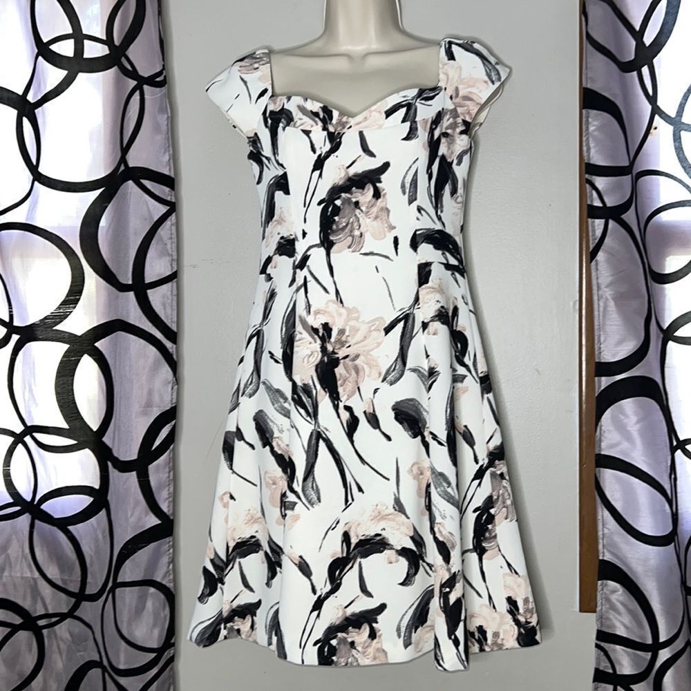 ZARA ECRU FLORAL PRINTED DRESS W/ BOAT NECK & ZIP BACK SIZE S